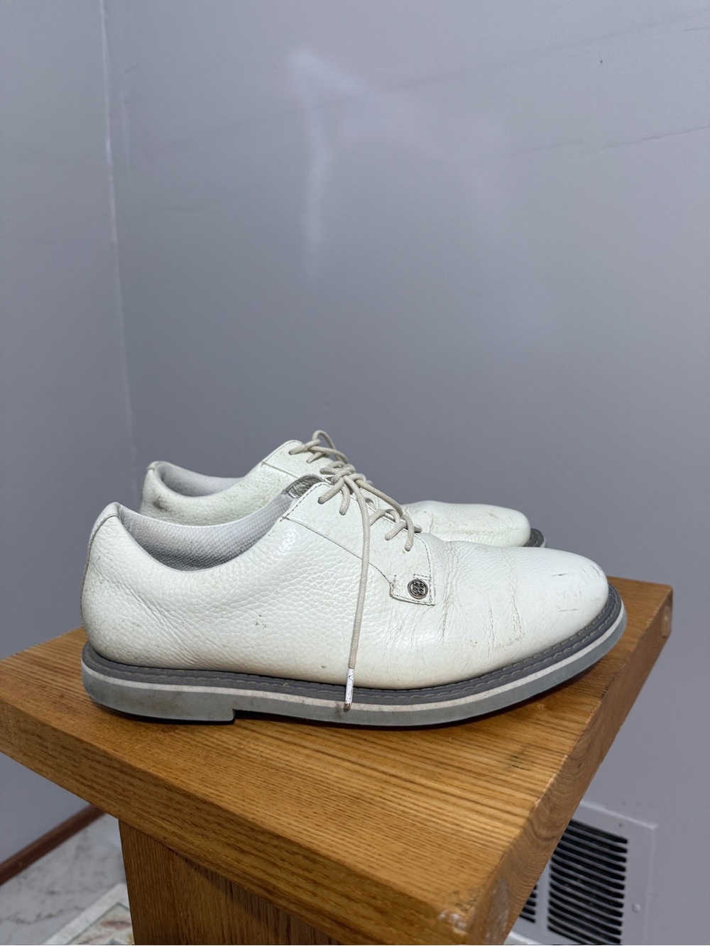 G FORE Golf Shoes Mens 8 White Leather Lace Up Spikeless Golf Shoes Sneakers